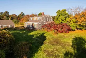 Classic, calm river view & centrally located home - Image 2