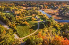 Classic, calm river view & centrally located home - Image 4