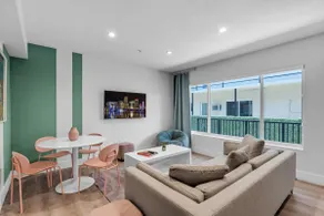 Nouveau suite with Pool ! | Parking Available - Image 2