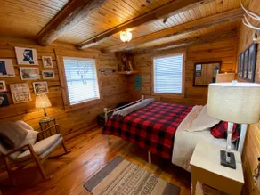Rustic Cabin Huge Covered Deck - Image 2