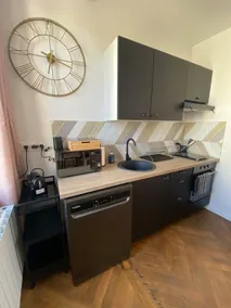 Pink Cosy, Charming Two-Room Apartment - Image 2