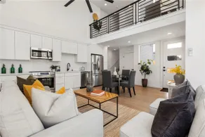 King bed, rooftop deck, AC, EV charger, pets ok! - Image 3