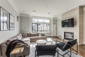 Modern 2600+ SqFt East Downtown / EaDo City Living - Image 2