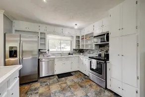 Great space, no cleaning fees, City park view. - Image 4