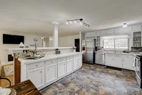 Great space, no cleaning fees, City park view. - Image 3