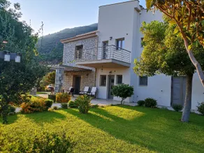 Seaside retreat house - Image 2
