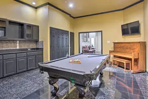 Heated Pool~Pool Table~SPA~Home Theatre~Sleeps-20 - Image 4