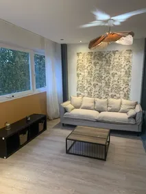Charming cozy studio with parking. - Image 3