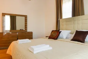Luxury 3BDR Apt with Pool & Gym | Platform 357 - Image 2