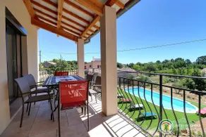 Maison de charme aux Vans avec sa piscine privée vue sur oliviers - Image 4