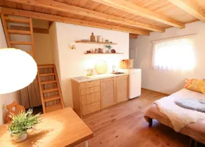Designer Riverfront Cottage - Image 2