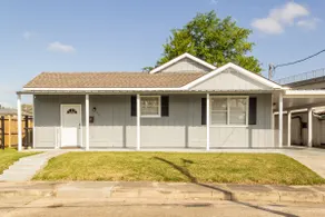 Cottage in Downtown Houma - Image 3