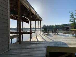 Hidden Cove Lake House - Image 2