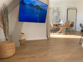 Top floor apartment, quiet rose garden area - Image 4