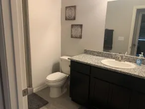 Cozy 1 bed/1bath Unit - Image 4
