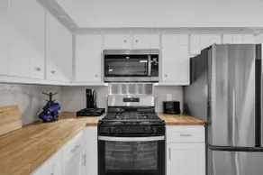 Spacious Kern Place Modern Beauty - Image 5