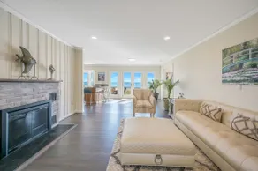 Waterfront house next to Bellport golf course - Image 4