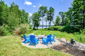 Stunning Sebago Lake House w. Game Room & Dock - Image 4