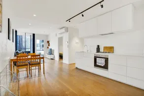 Central 15th floor Apt near Flagstaff & QV Market - Image 3