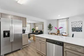 The Stylish Stay• Downtown • 3BDRM•4 Beds• Firepit - Image 5