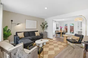 The Stylish Stay• Downtown • 3BDRM•4 Beds• Firepit - Image 2
