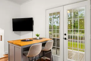 Luxury by The Park | King Beds | Washer & Dryer - Image 3
