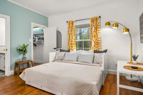 Luxury by The Park | King Beds | Washer & Dryer - Image 4