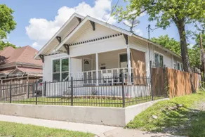 Private Uptown Home - 3B/2B Bungalow in Dallas DFW - Image 3