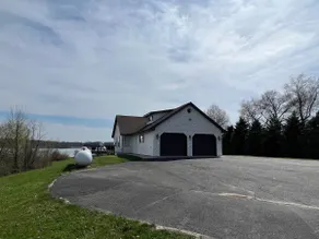 The Lake House - Image 4