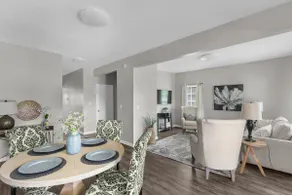 Awesome Apt #4 with Free Parking - Image 4