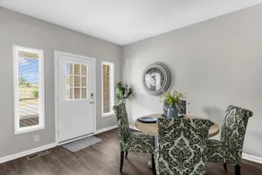 Awesome Apt #4 with Free Parking - Image 2