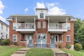 Awesome Apt #4 with Free Parking - Image 3