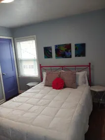Modern City Bungalow - Image 5