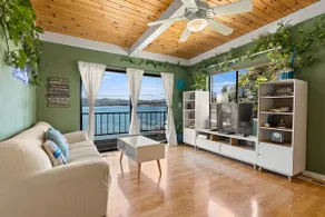 Sunset Shores Hideaway - Image 2
