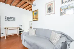 GuestHost - Settignano Quiet Apartment with Private Parking - Image 5