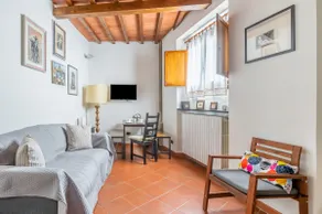 GuestHost - Settignano Quiet Apartment with Private Parking - Image 4