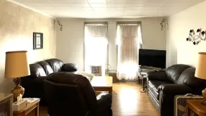 Charming Upstairs 2 Bdrm - Image 3