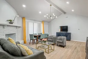Remodeled_Entire 4B/2B home in Bellaire - Image 4