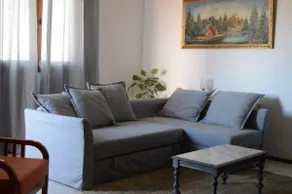 A spacious and comfortable space. - Image 3