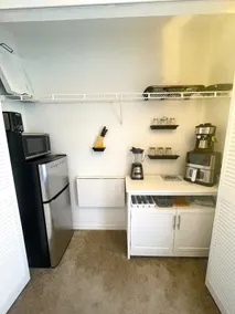 Cozy Private Suite w/Bath and Private Entry - Image 3