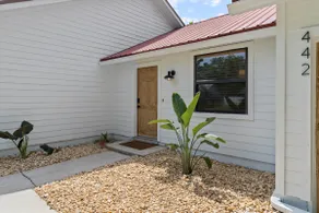Spacious Home Near Beach, Large Yard, Game Room and Dog Friendly - Image 3