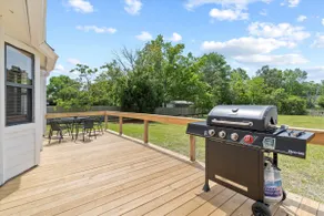 Spacious Home Near Beach, Large Yard, Game Room and Dog Friendly - Image 2