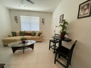 Private/Spacious one bedroom guest-suite apartment - Image 4