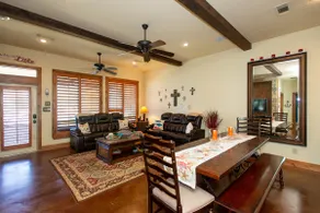 Tranquil 4BR (2 suite) lakefront villa with arcade - Image 3