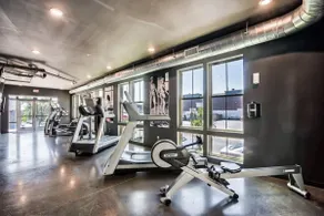 *Memphis Sports KING SUITE downtown + POOL & GYM* - Image 4