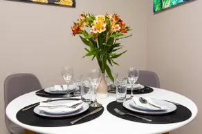 Comfy Apartment with Private Parking - Image 3
