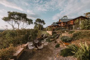 Wild Wings Lodge: Luxury Log Cabin, Blue Mountains - Image 3
