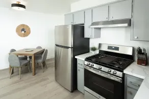 Inviting remodel in Downtown *A - Image 4