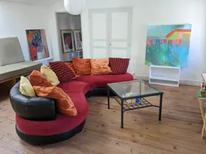 Artist loft-style apartment - Image 3