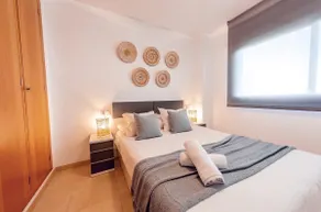 Front line apartment with incredible views - Image 4